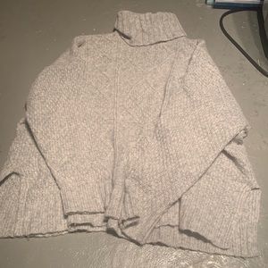 XS GREY CABLE KNIT SWEATER